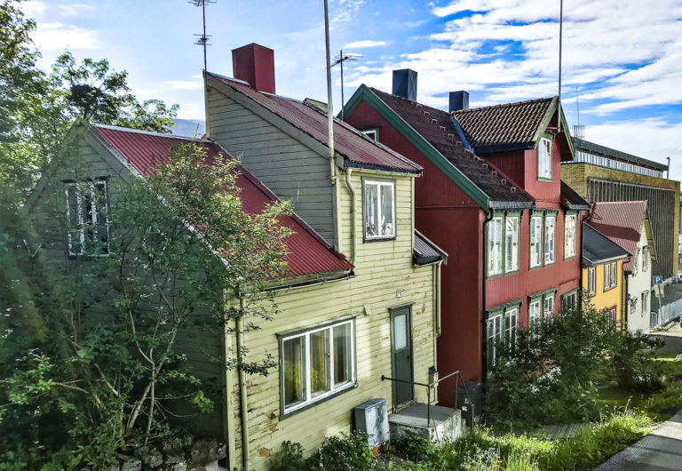 Walk the quiet backstreets of the old centre, and discover quaint old houses, with the ever present modern concrete blocks nearby © Knut Hansvold