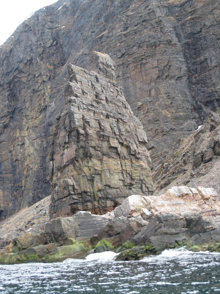 Towering above the ocean © Nina Smedseng