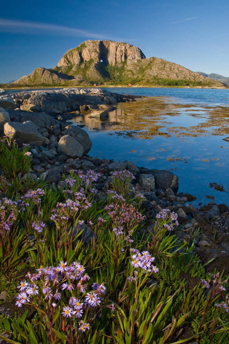 Torghatten was a giant's hat hit by an arrow © Ronny Lien