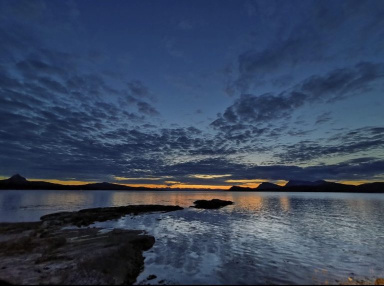 Blue light at Hundholmen © Johnny Ellingsen