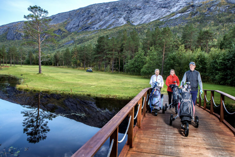 Ta en god ytterjakke på, så kan du spille golf © Michael Ulriksen