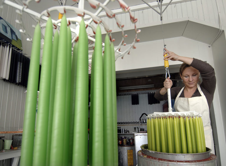 Candles in the making © Ernst Furuhatt