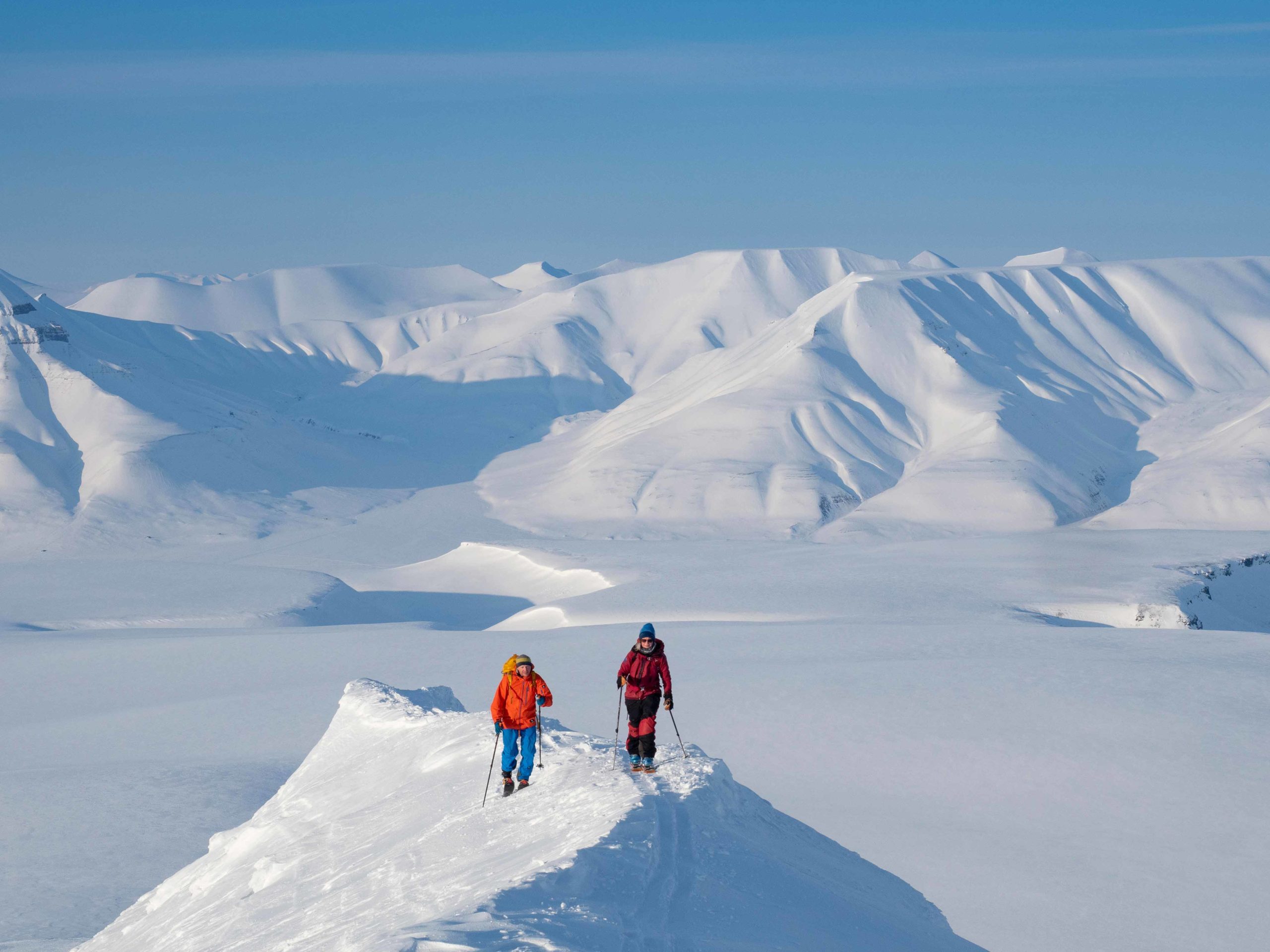 Utenfor Longyearbyen er det mange fine toppturer når du er på Svalbard