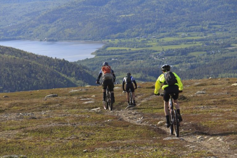 På sykkeltur i Alta © GLØD Explorer