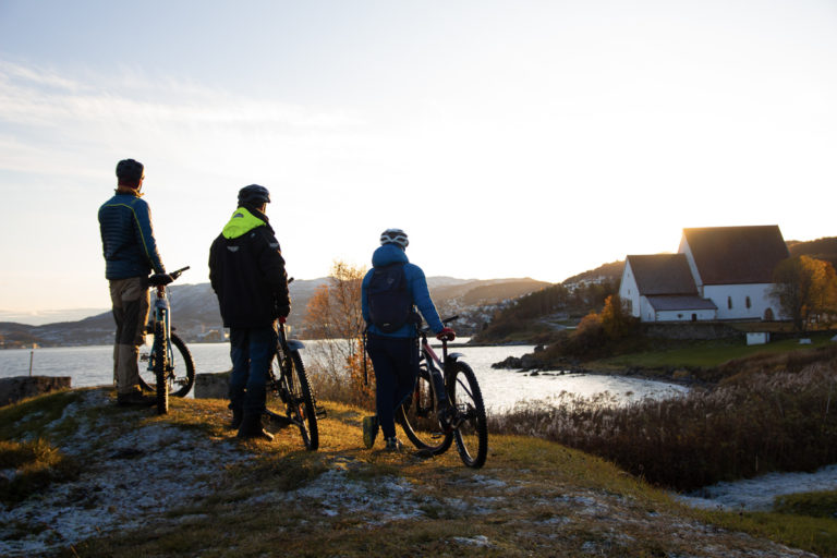 Go around by bike, then you cover large distances © Junit Weber
