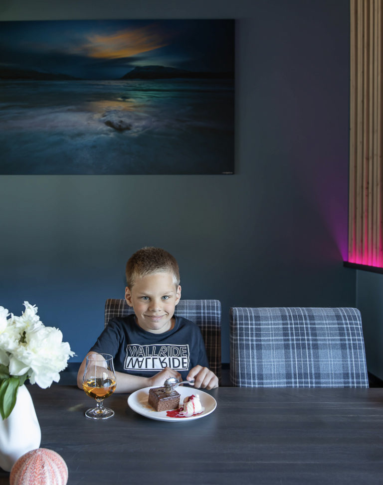 Dessert og eplejuice, godt etter en tur i utendørs badeland © Kathrine Sørgård
