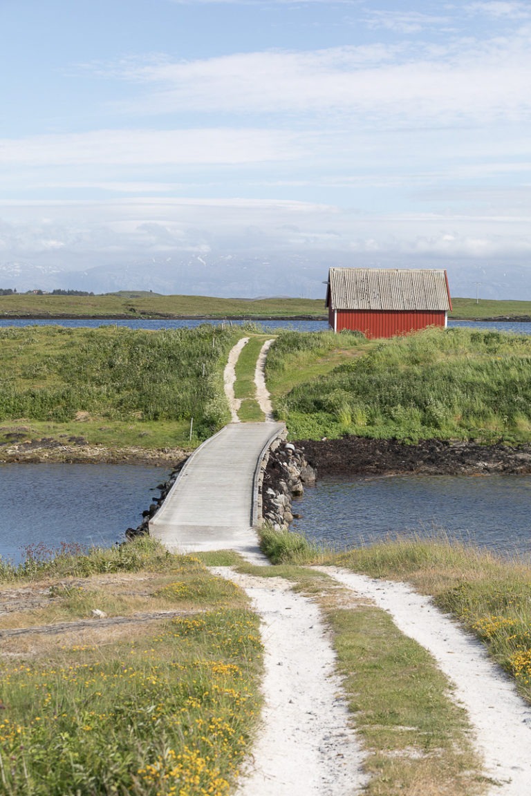Among the few bridges to islands © Kathrine Sørgård
