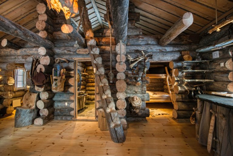 Hut built by the owner © Engholm Husky Safari