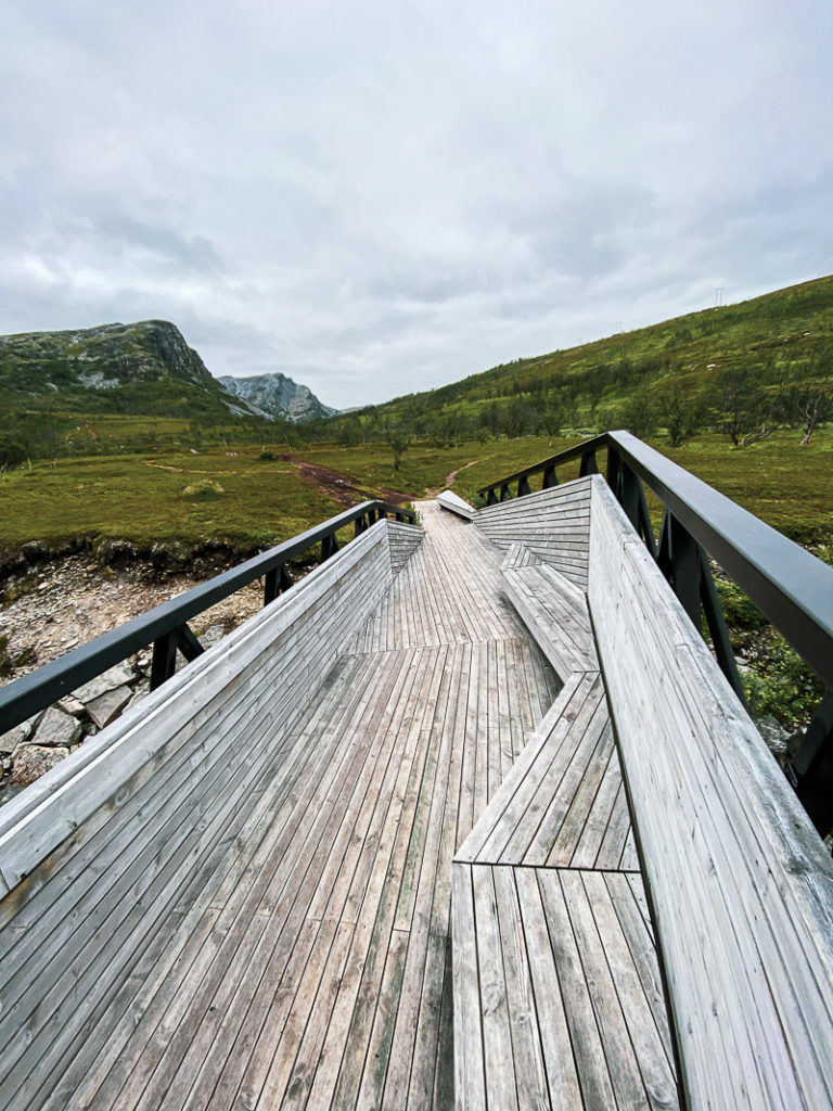 Stopp og ta en tur på turstien © Katelin Pell