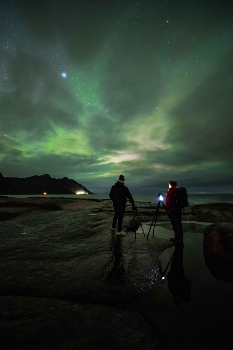 Skyene studeres nøye © Kristoffer Vangen