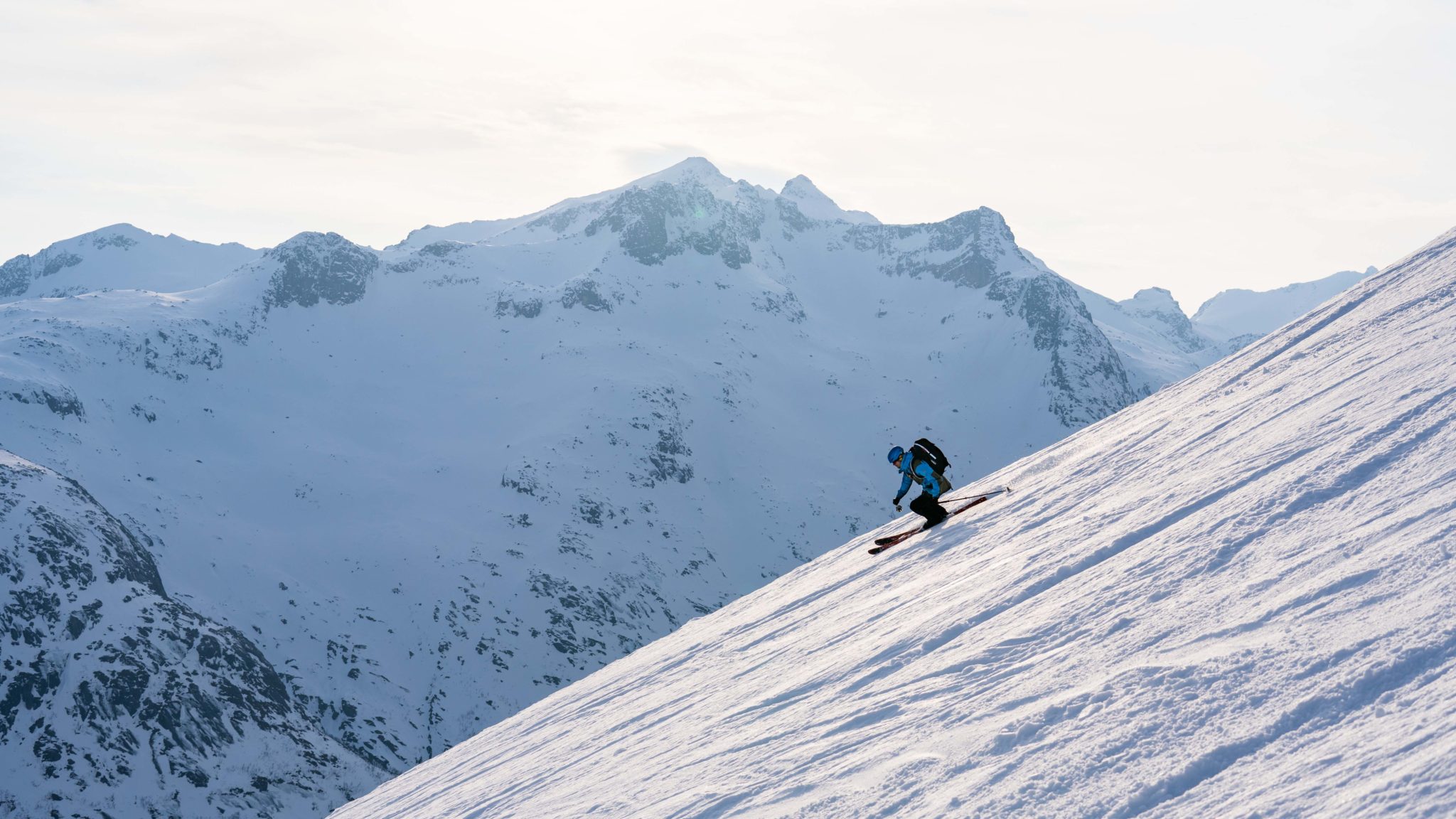During a ski holiday in Troms you can ski big mountains, entertaining forest and everything in between. Photo: Lars Petter Jonassen / nordnorge.prod.dekodes.no