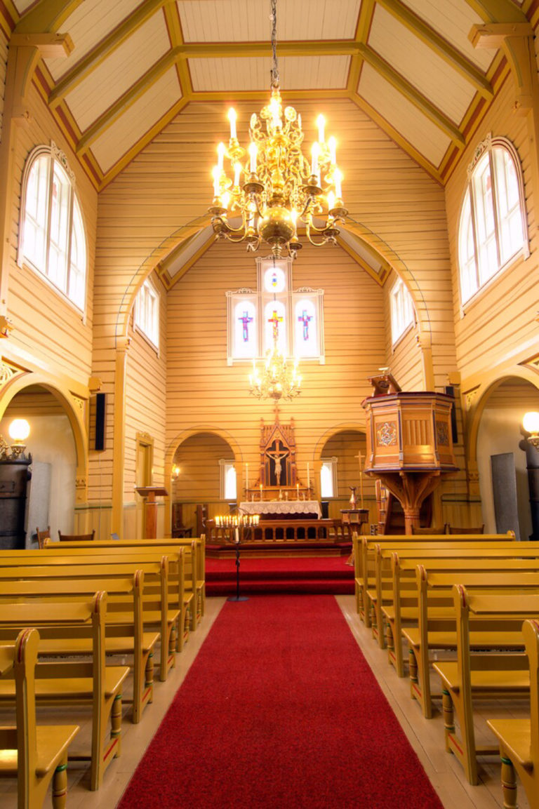 Interiør fra Neiden kirke © Bjarne Riesto riesto.no /www.nordnorge.prod.dekodes.no