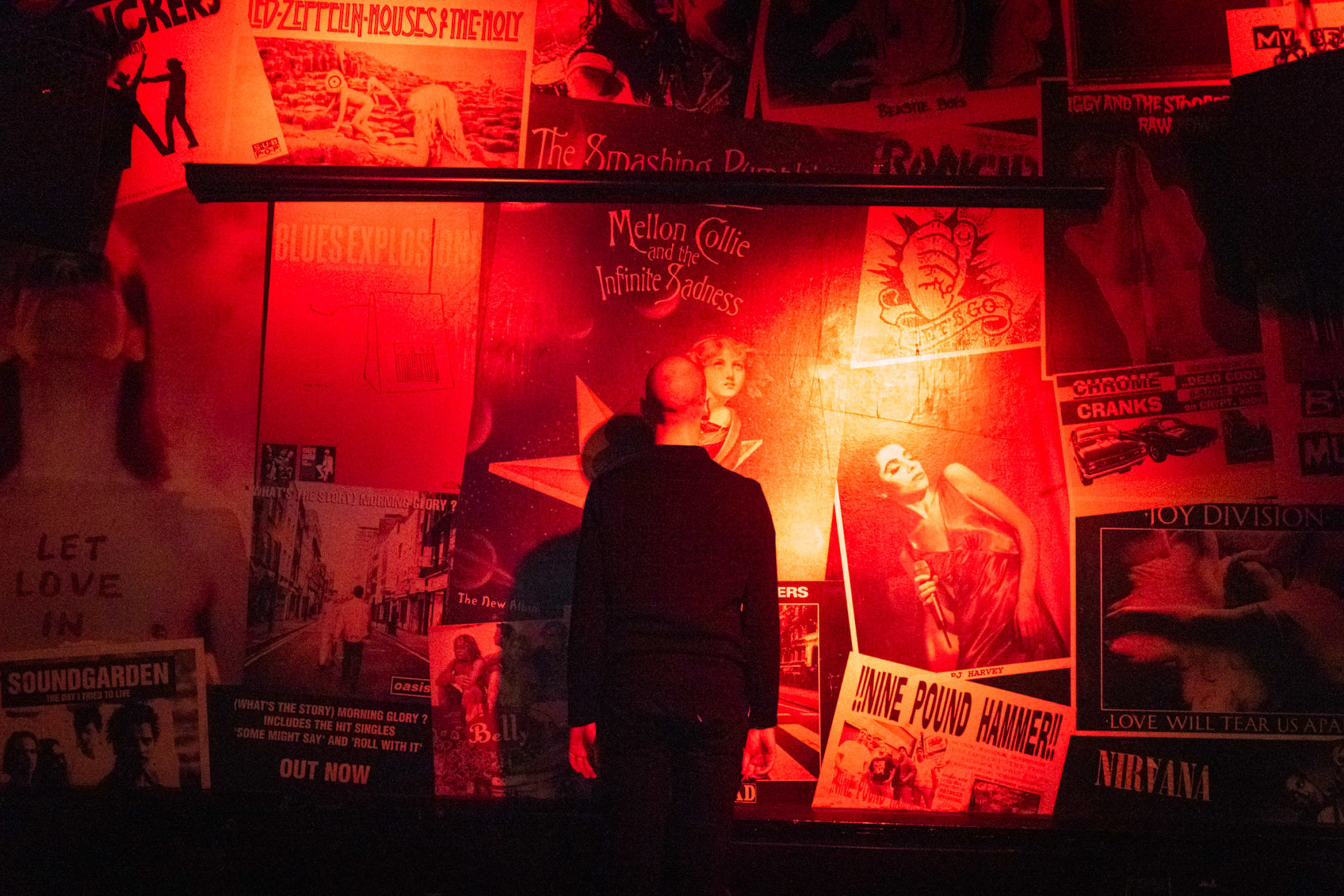 Rock in red light © Marie Nystad Helgesen