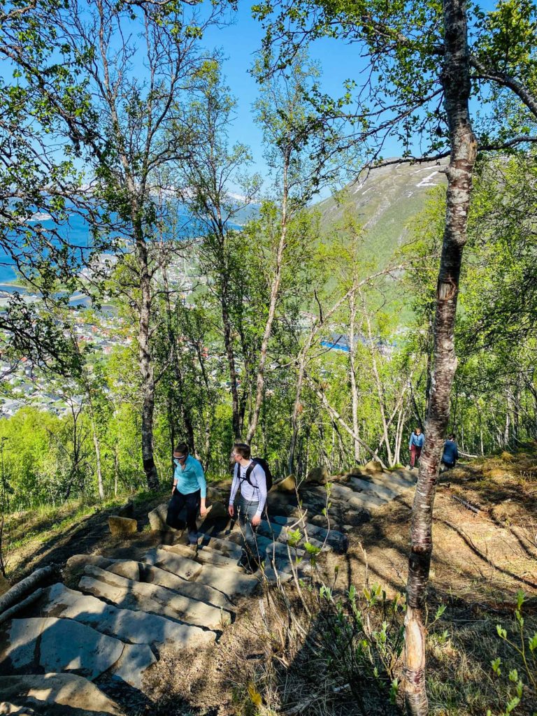 Pinsehelg og fullt i sherpatrappa © Knut Hansvold