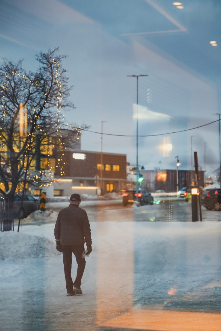 There is cozy restaurants and cafés where you can observe the city. ©Marie Nystad / www.nordnorge.prod.dekodes.no
