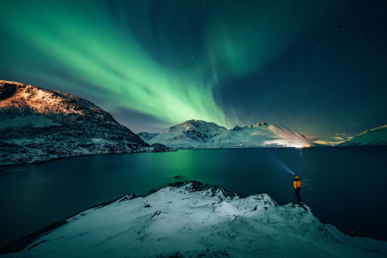 Fjord, mountains and aurora in Lyngenfjord © Petr Pavlíček/Visit Lyngenfjord