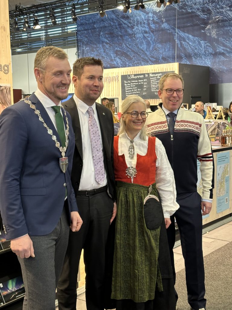 Die Grüne Woche in Berlin 2024 wurde offiziell von Landwirtschafts- und Ernährungsminister Geir Pollestad und Håkon Haugli, CEO von Innovation Norway, eröffnet. Foto: Olga Philippenko / nordnorge.prod.dekodes.no