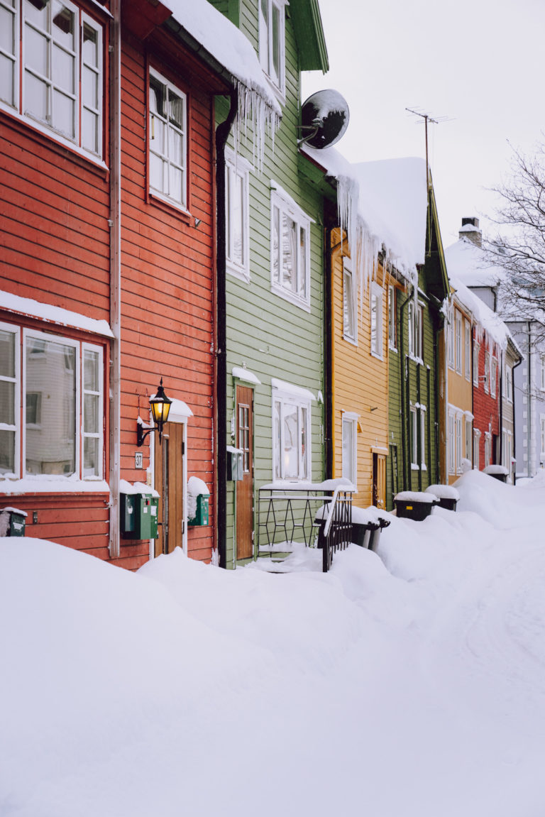 Icicles and deep snow in Prestenggata, Tromsø. Good winter shoes are a must © Vegard Stien / Raw Studios
