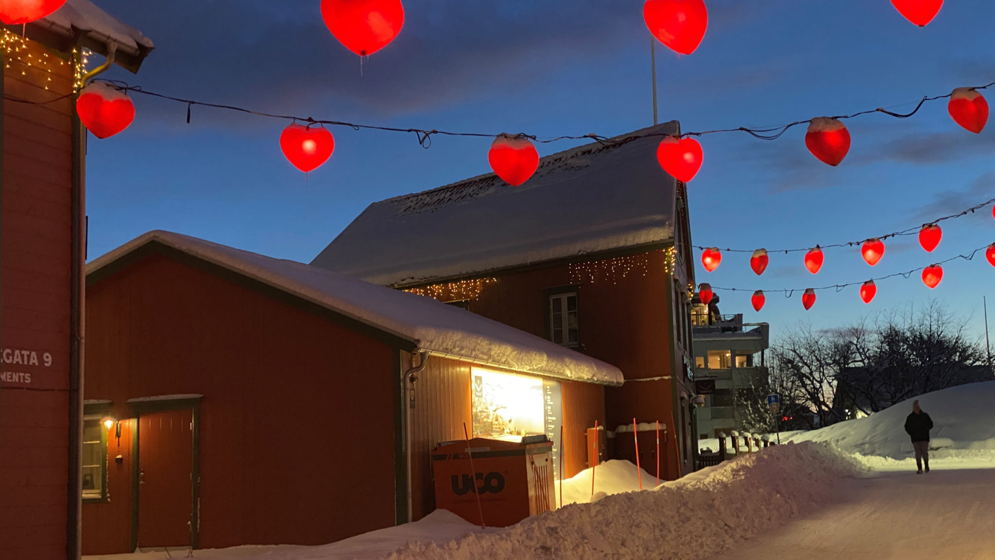 These Christmas hearts once hung in Tromsø's main street. When Tromsø got new lighting, the old, much-missed hearts were hung up in Skansegata © Knut Hansvold"